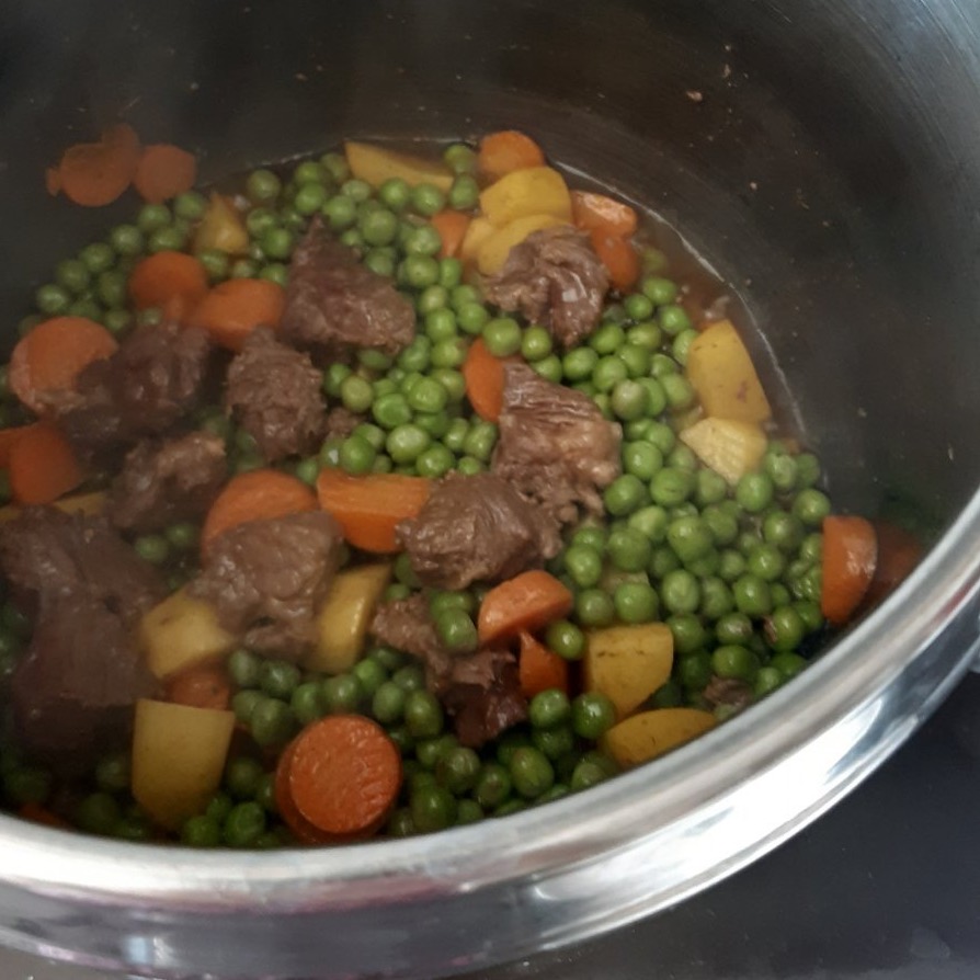 Peas while cooking