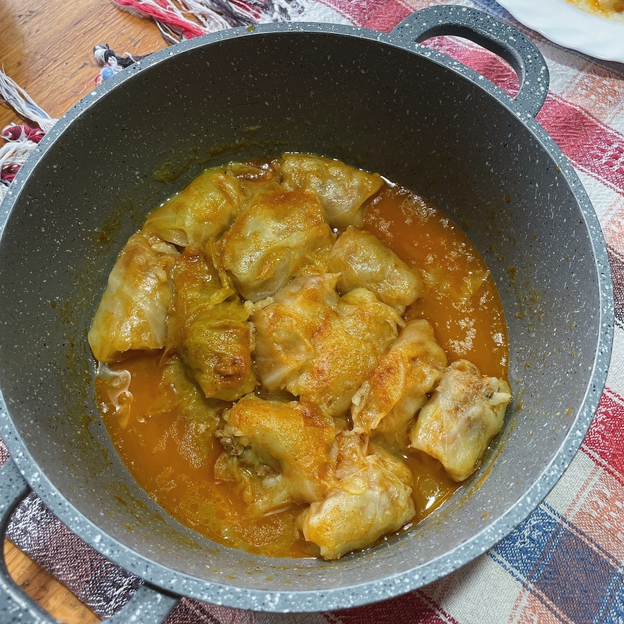 Sarma (stuffed cabbage leaves) in a pot